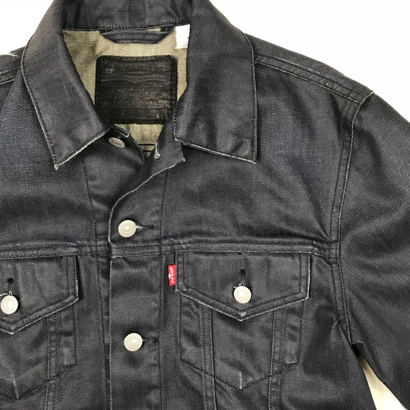 SOLD EUC Levi’s Trucker Denim Jacket, medium - Picture 2 of 7